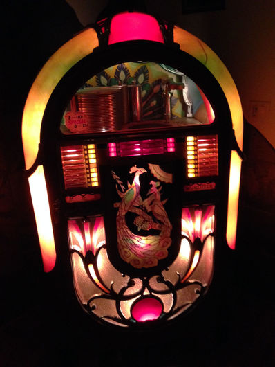 Jukebox Peacock 850